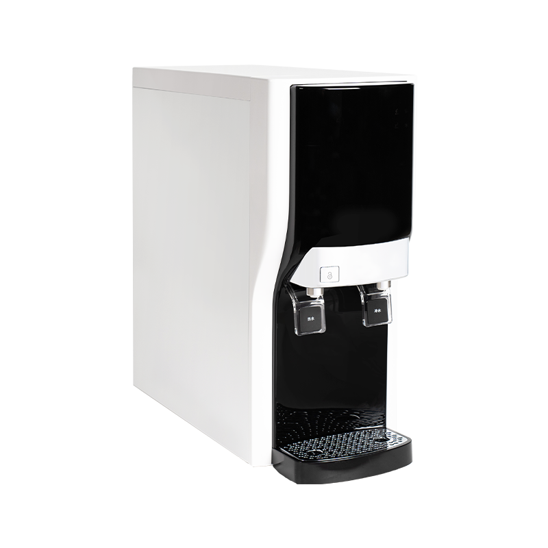 Dávka šumivej vody pre domov s filtrom